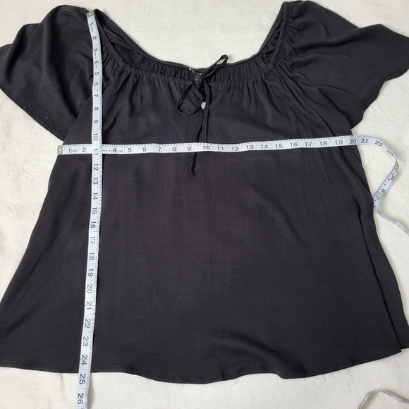 Torrid Black Flutter Sleeve Blouse. Size 00 Mediu. - Picture 7 of 8
